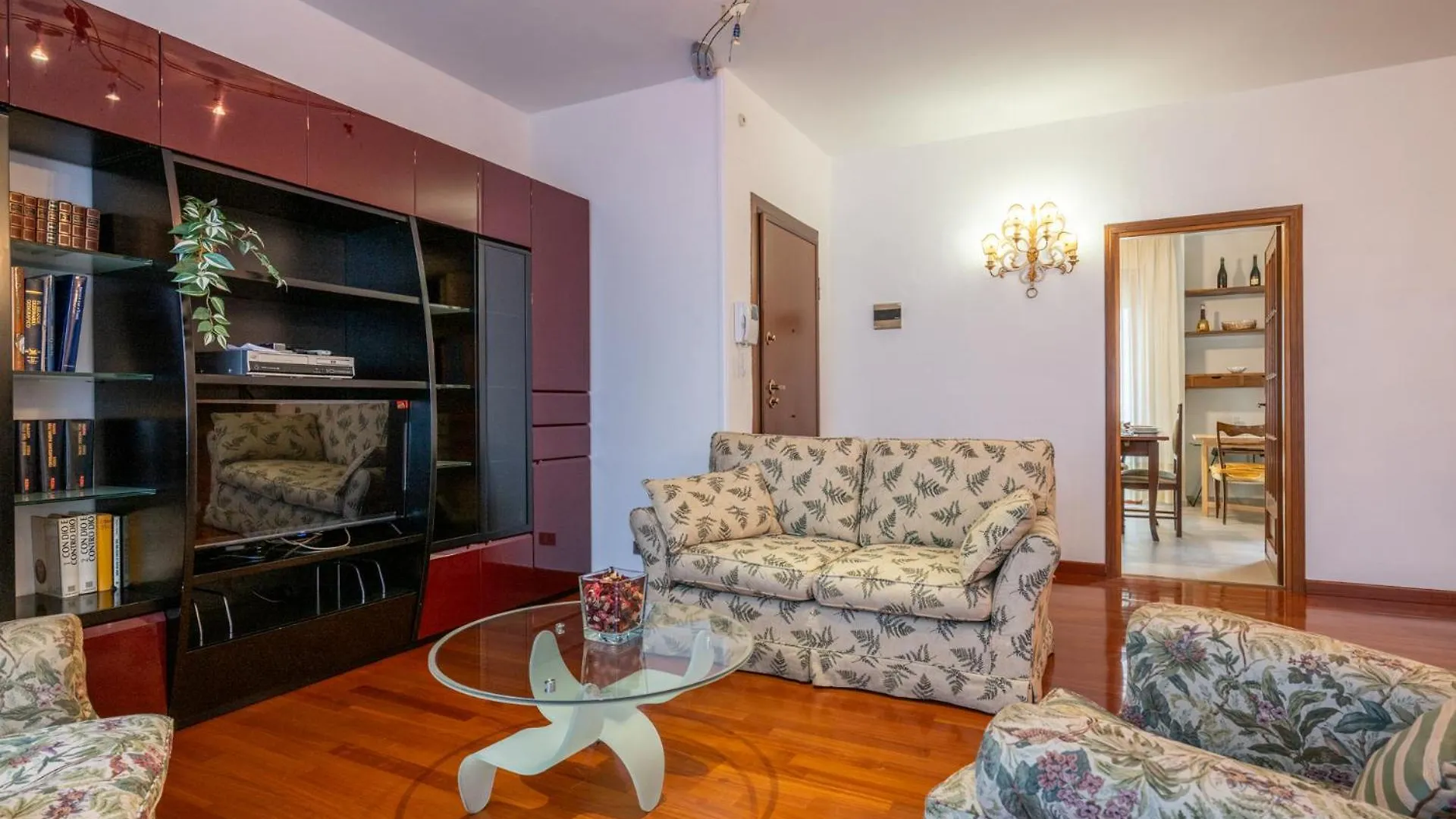 Apartment Elegant Apartment, Pisa Italy